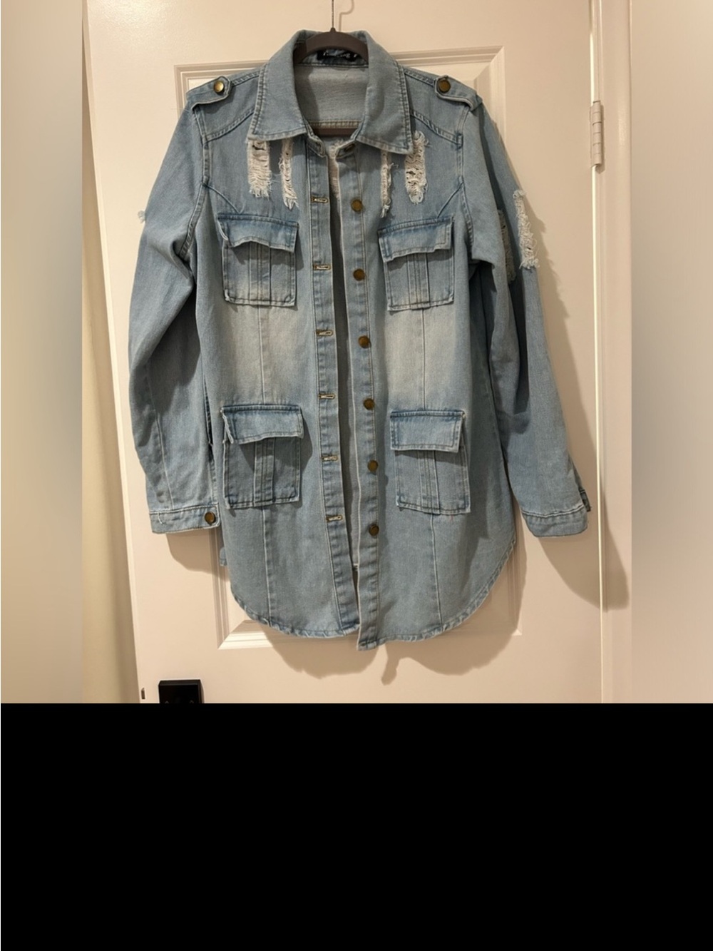 NWOT!! Light Wash Distressed Denim Utility Jacket - Women